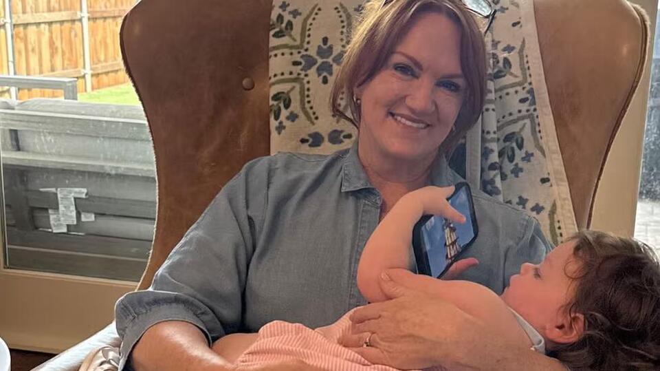 Ree Drummond Cuddles Sofia and Baby Charlie in Sweet New Family Photos ...
