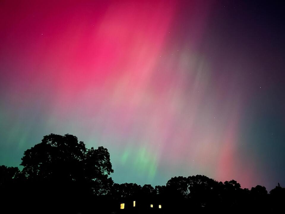 Northern lights dazzle in Rhode Island and Massachusetts