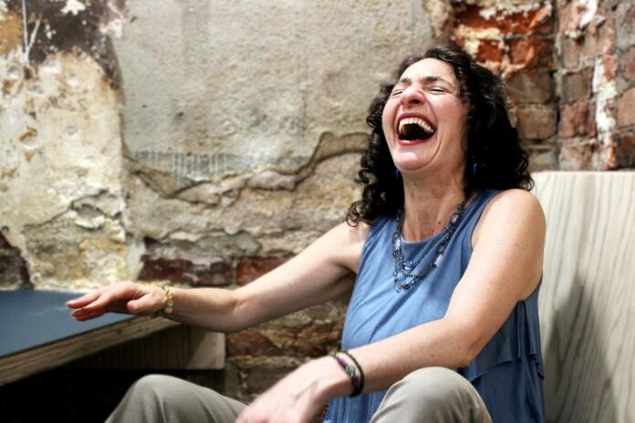 South Philly’s Jennifer Blaine brings 30 years of Fringe experience to new comedy