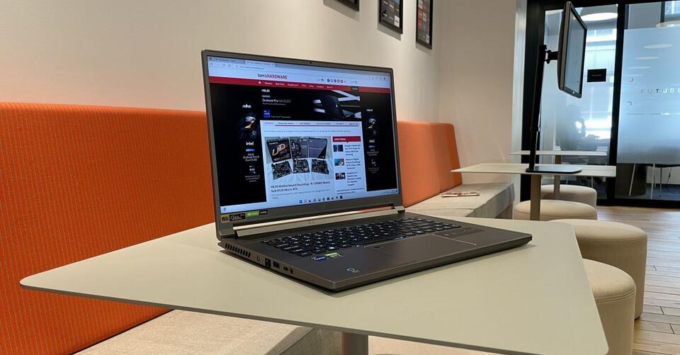 Acer Predator Triton 500 SE (2022) Review: A Middleground Compact