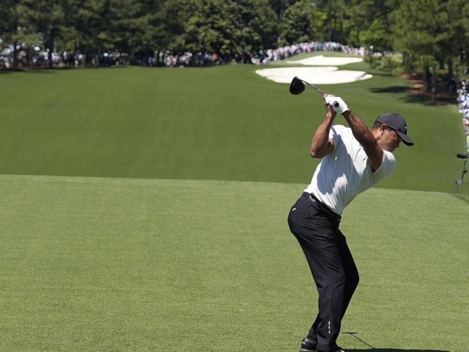 Tiger Woods shoots his worst round in a major championship with an 82
