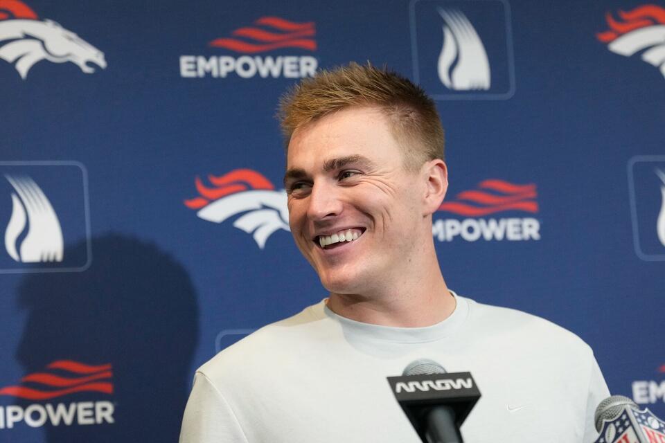 Bo Nix answers some major questions as Denver beats Arizona
