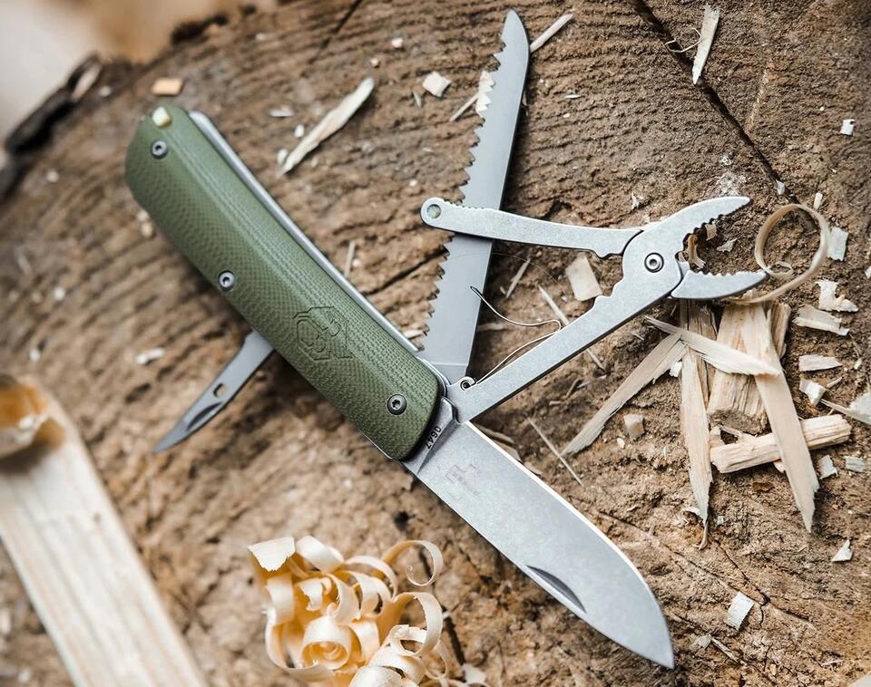 The Böker Naturensöhne MK II NXT is single-handle multitool suited for the great outdoors