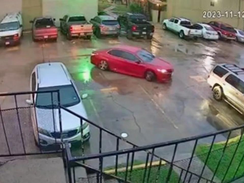 Houston shooting Police searching for red car involved in deadly shooting at Pier Club Apartments