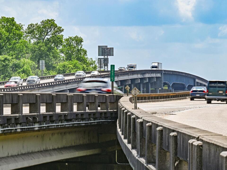 The speed limit for trucks is going up on the Atchafalaya Basin Bridge ...