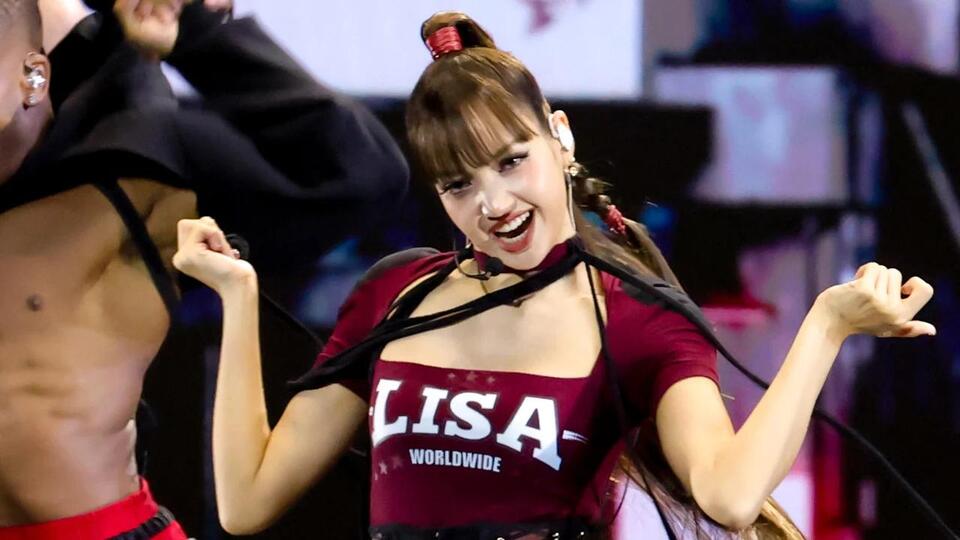 LISA Gives Energetic Performance of New Single ‘SaWaDiKa’ at MTV VMAs ...