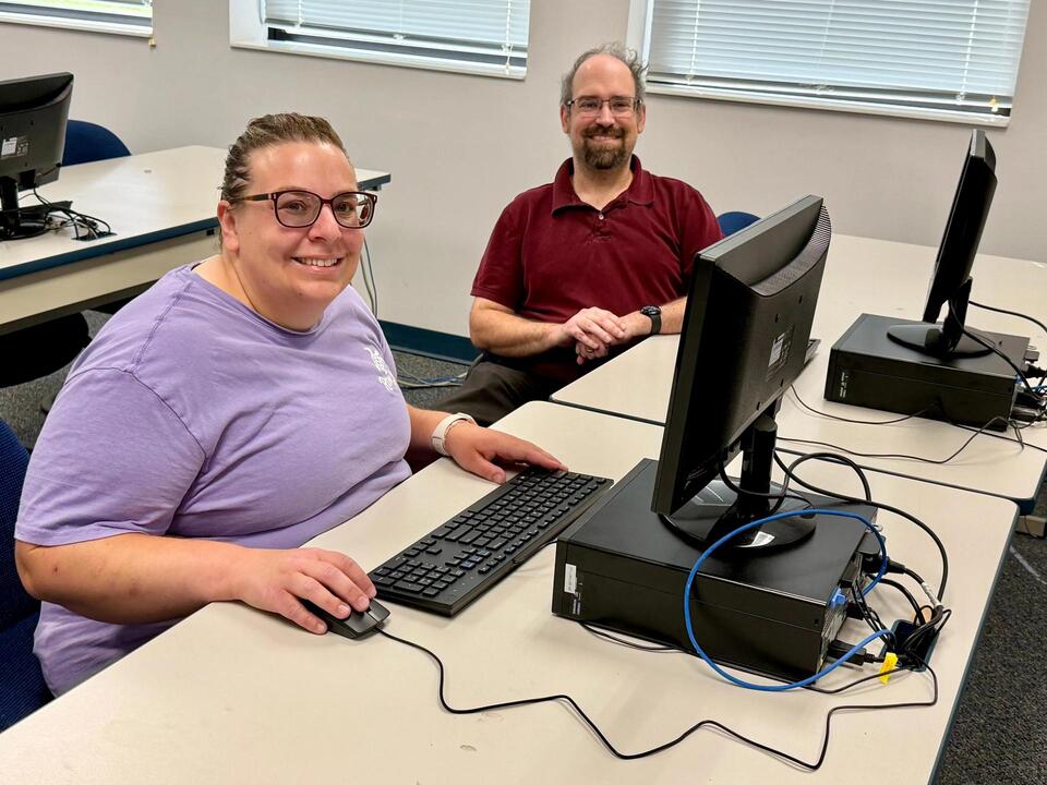 Couple Helps Area Residents ‘Get Smarter’ About AI