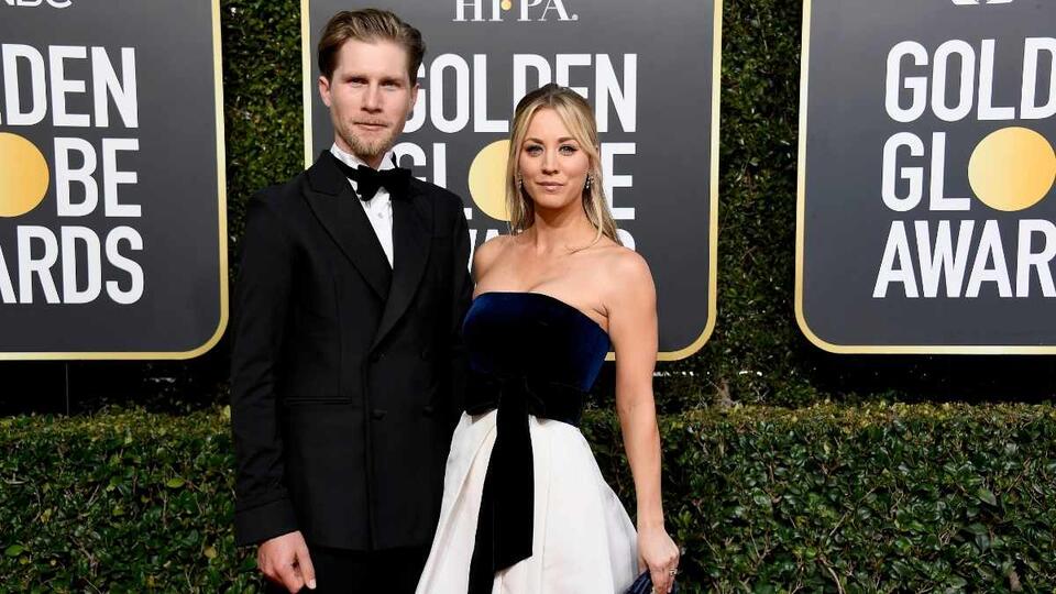Kaley Cuoco Recalls ‘Sobbing on the Floor’ During Karl Cook Divorce ...
