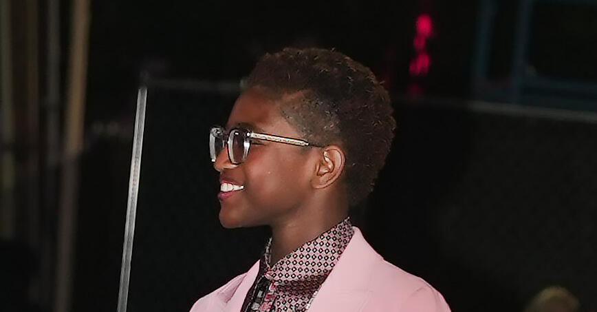 Zaya Wade Strikes a Pose in a Thom Browne Ensemble and Red, White and Blue Mary Jane Flats – NewsBreak