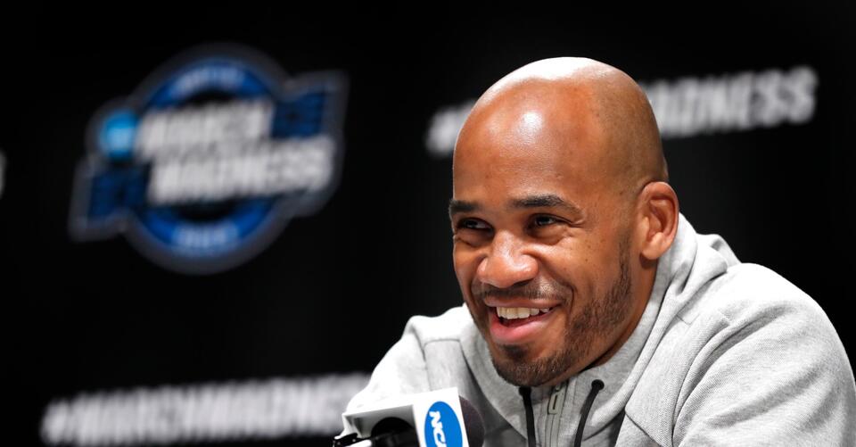 Shaheen Holloway opens up on selfconfidence, basketball