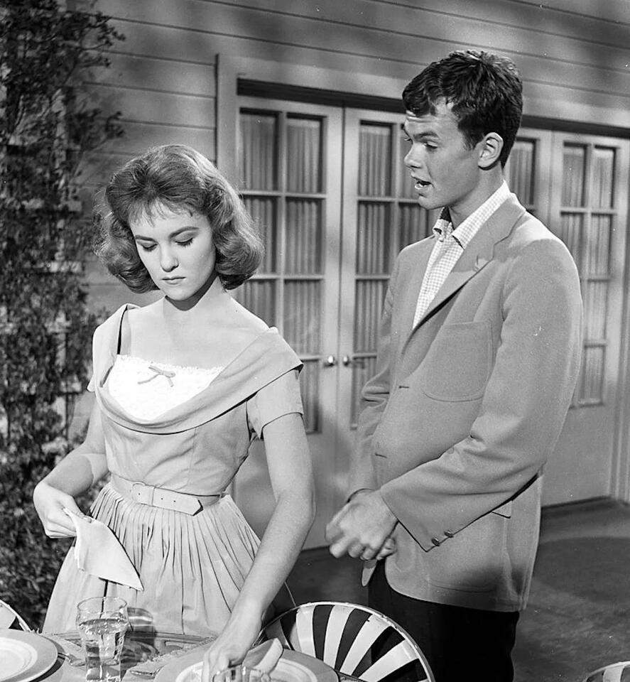 Frequent ’60s TV Guest Star Dies in His Sleep: Peter Helm Was 84 ...