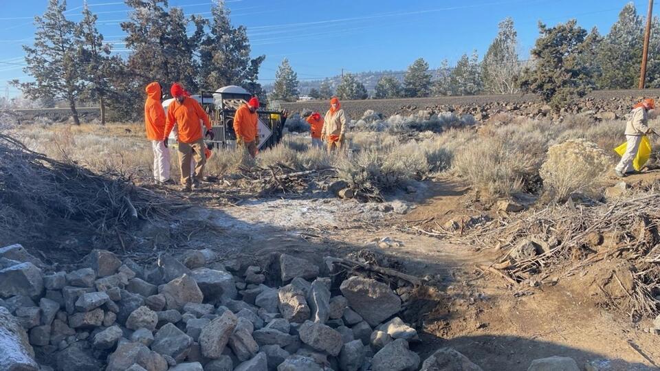 Deschutes Sheriff's work crews clean cemetery, aid local businesses in ...