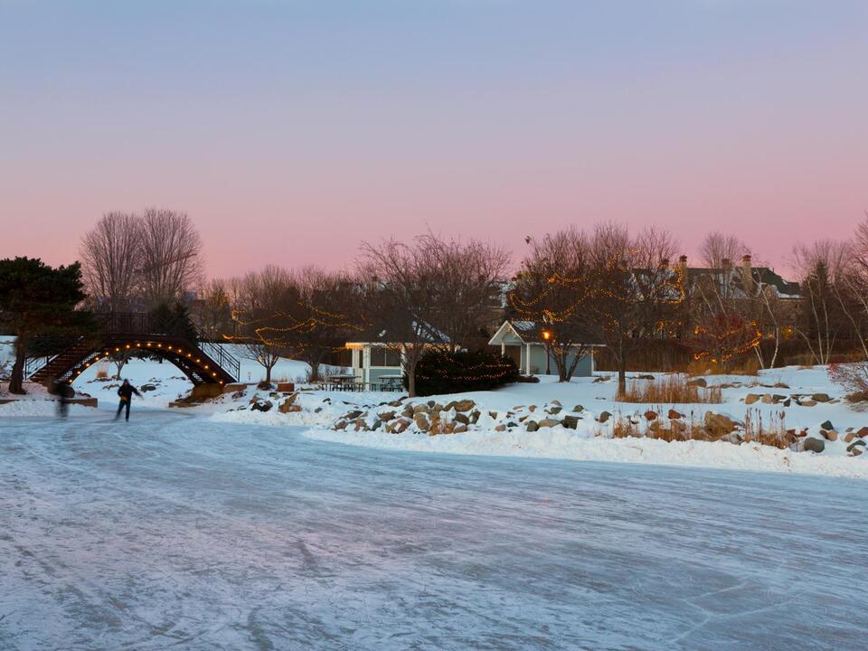 Discover 5 of the Largest Ice Skating Rinks in Minnesota this Winter