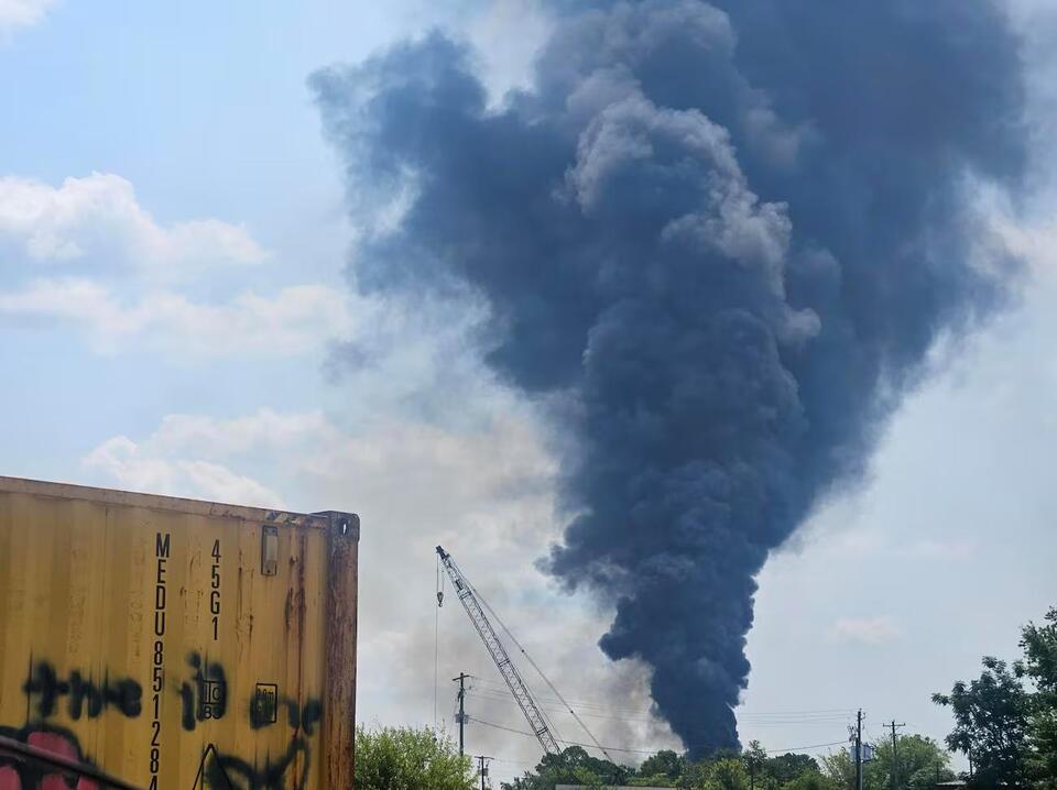 Crews respond to large fire at Sumter industrial park