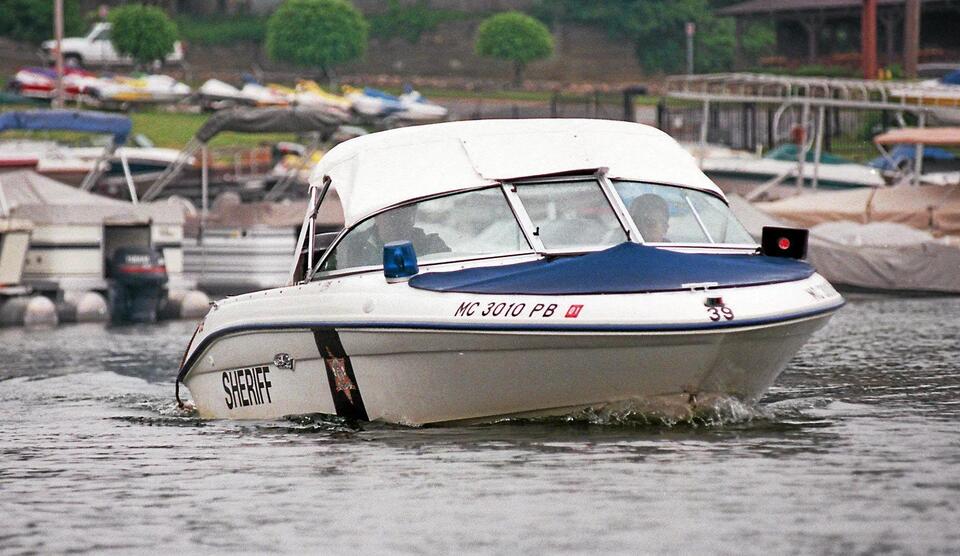 High-speed boating crash kills White Lake Township man on Oxbow Lake; Taylor man rescued