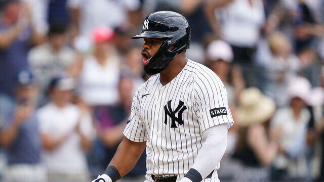 Yankees' bats erupt after controversial call; team earns tiebreaker over Red Sox