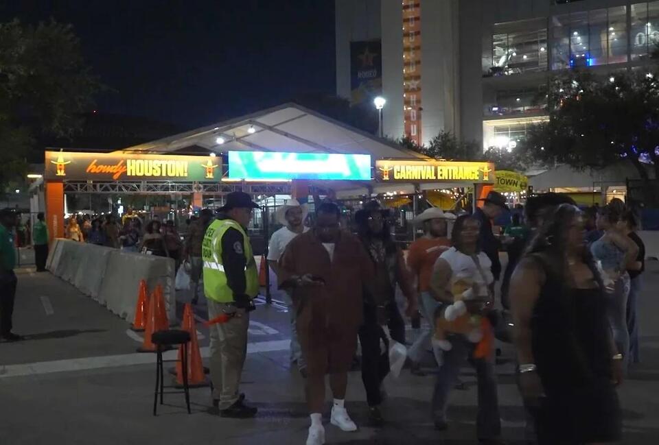 Fights, confusion shut down Houston rodeo early Saturday night ...