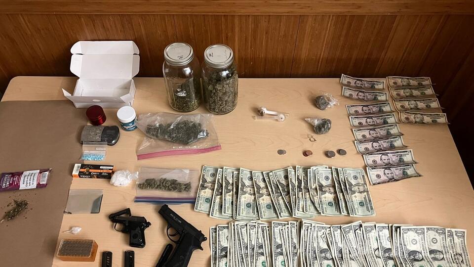 Police arrest 3 after drugs and guns found during traffic stop - NewsBreak