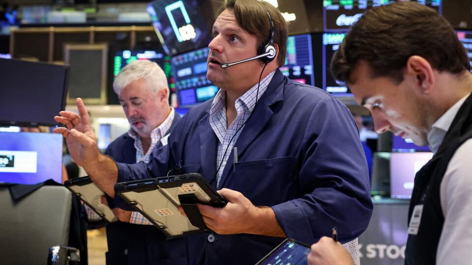 S&P 500 falls Friday after Fed’s Warsh highlights inflation worries, but index posts positive week