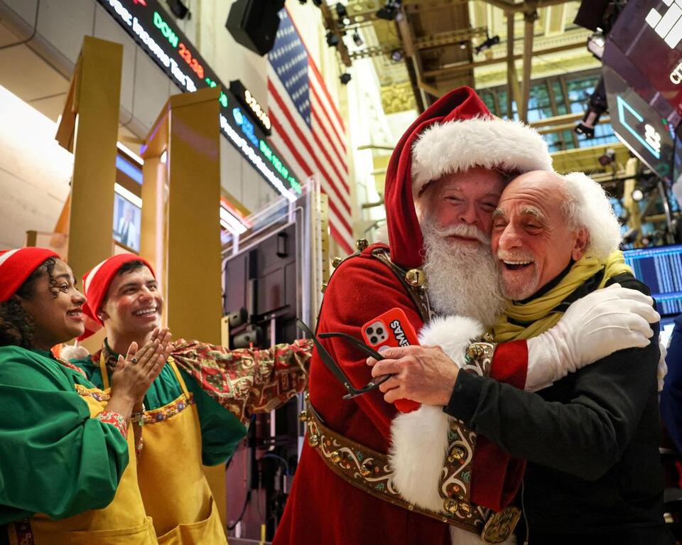 S&P 500 and Dow hit record highs as Santa rally reaches Wall Street ...