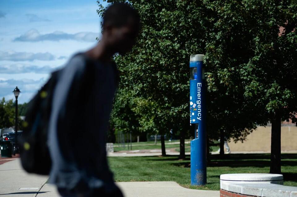 Cell Phones Aren’t Enough: Why UConn must stop the blue light phase-out ...