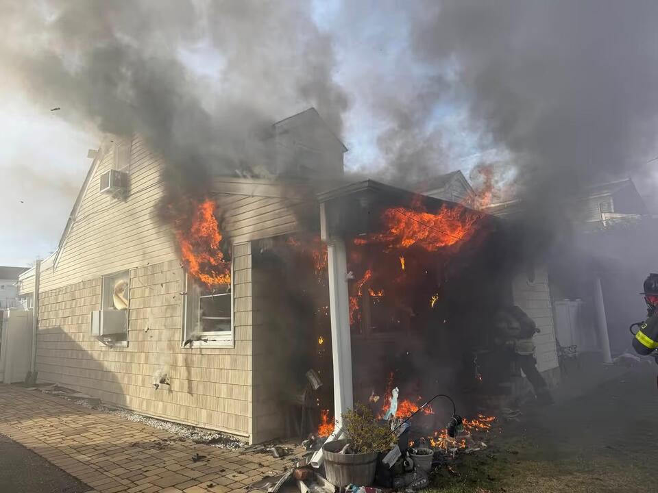 House Fully Engulfed In Flames In Oceanside: Arson Bomb Squad - NewsBreak