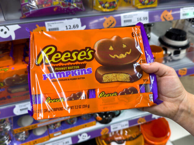 Reese’s Peanut Butter Pumpkin Packaging Changed Following Legal Battle ...