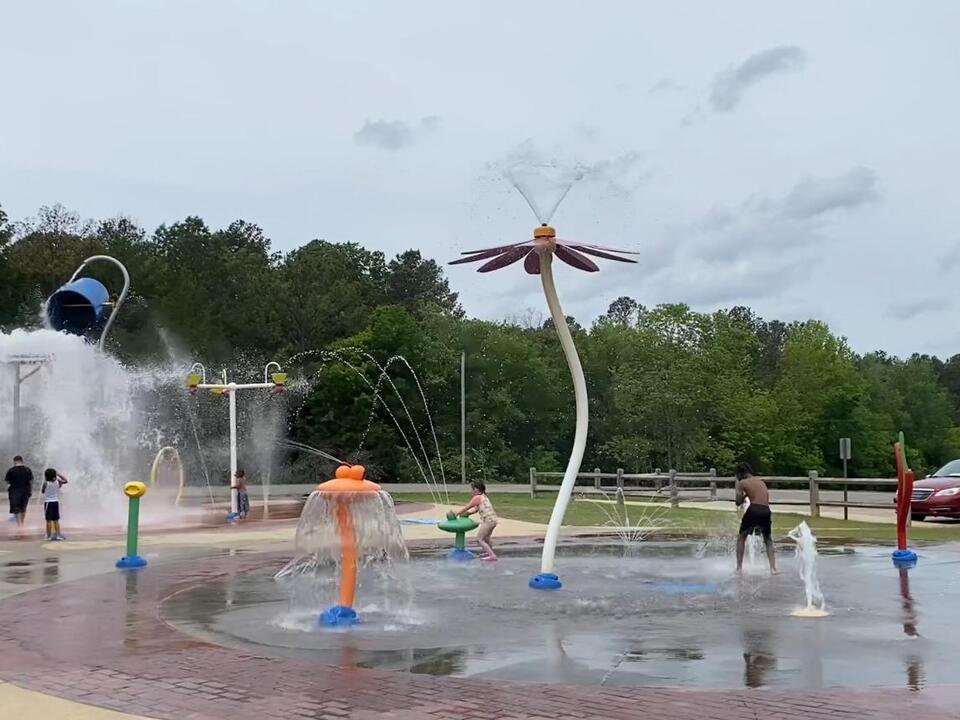 Splash pads in Tupelo, Sherman offer families place to get out in the sun