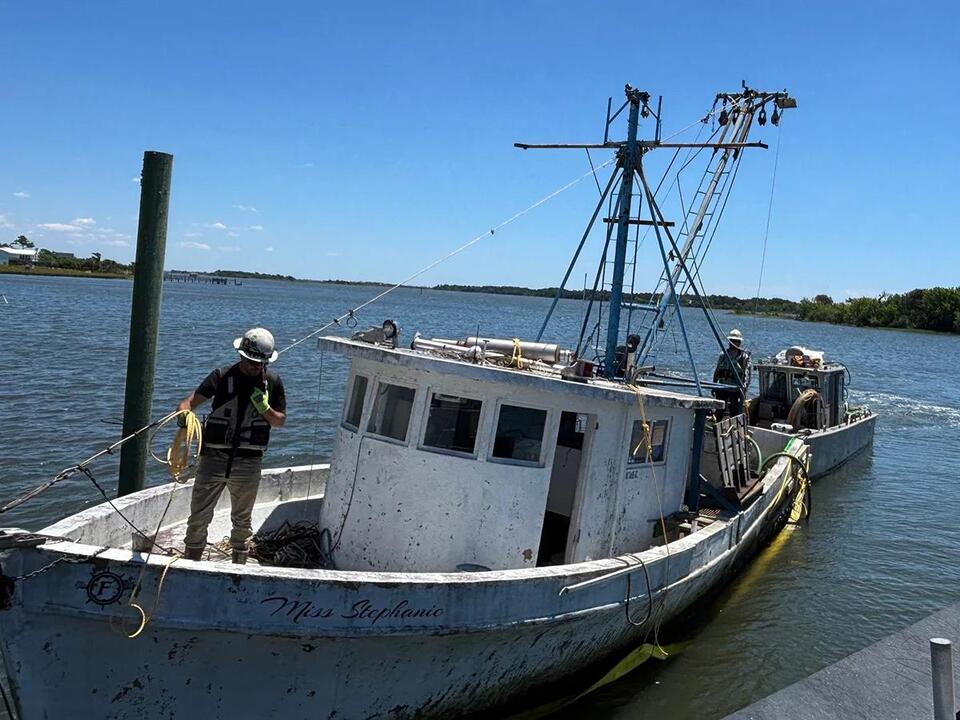 Crews set out to pull more abandoned boats from area waters