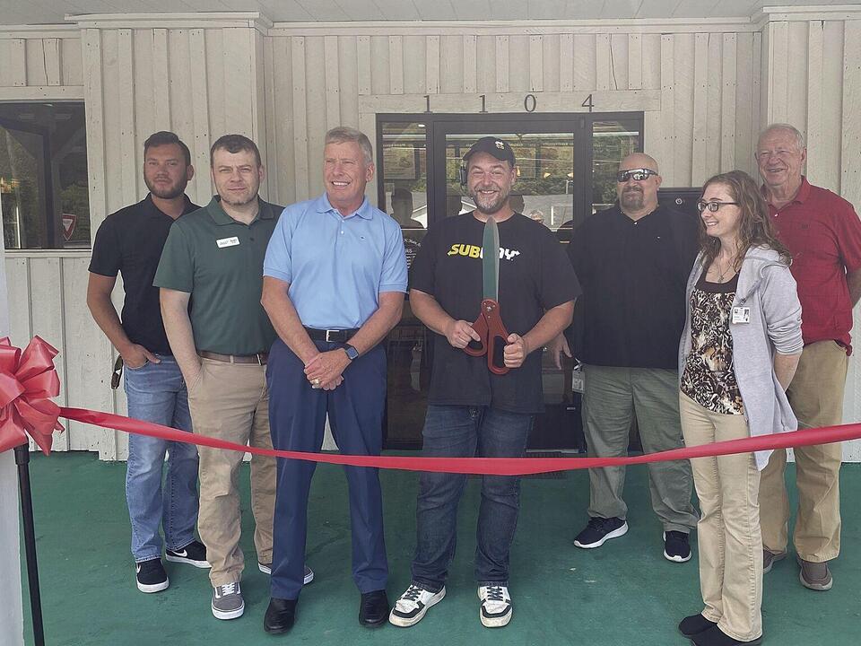 Subway holds ribbon cutting for new store location in Erwin