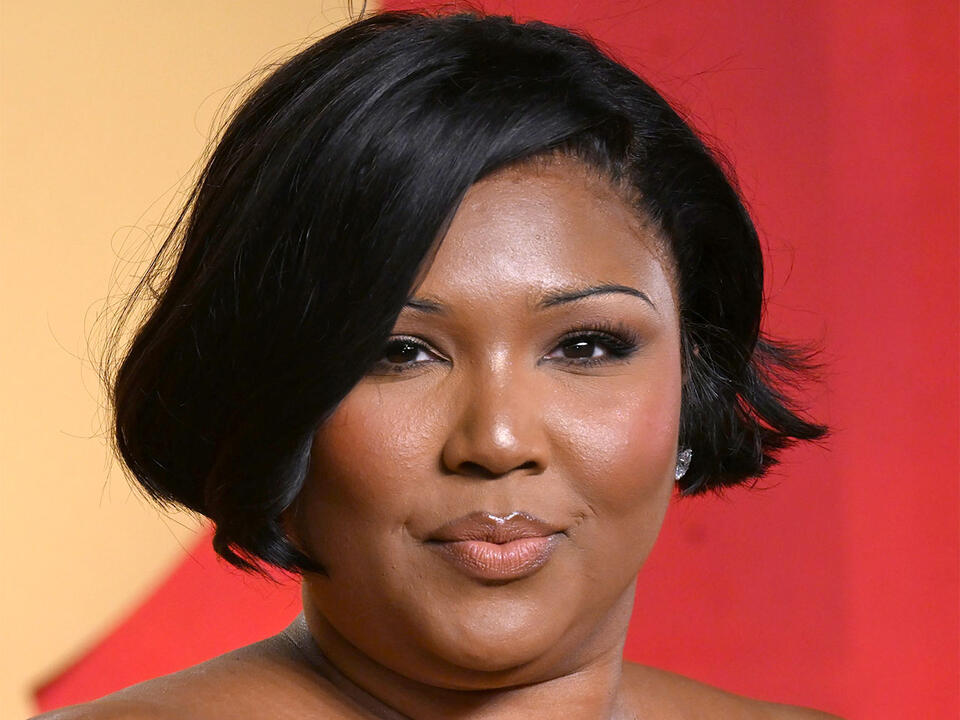 Lizzo Reveals What She Eats In A Day After 60Lb Weight Loss Revealed