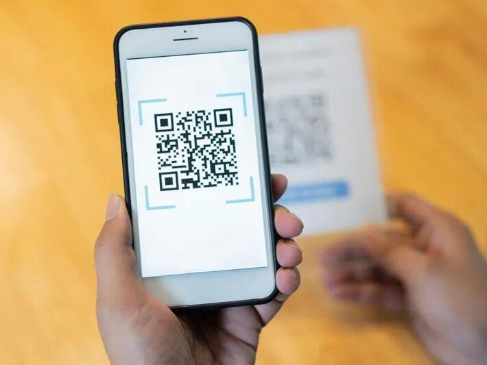 California high school requiring students to scan QR codes to leave class