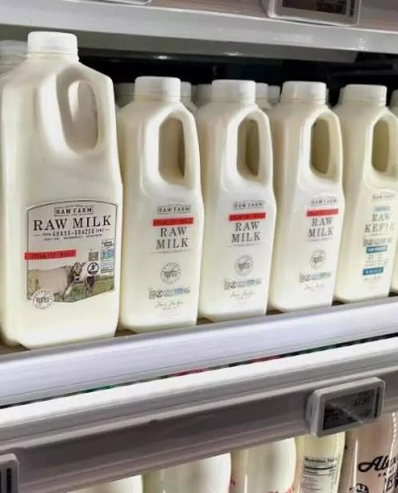 ProPublica investigates the health risks and politics of raw milk