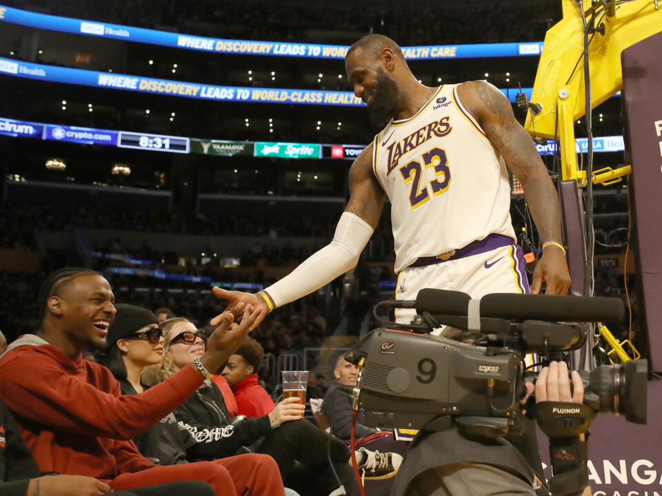 bronny james jersey number