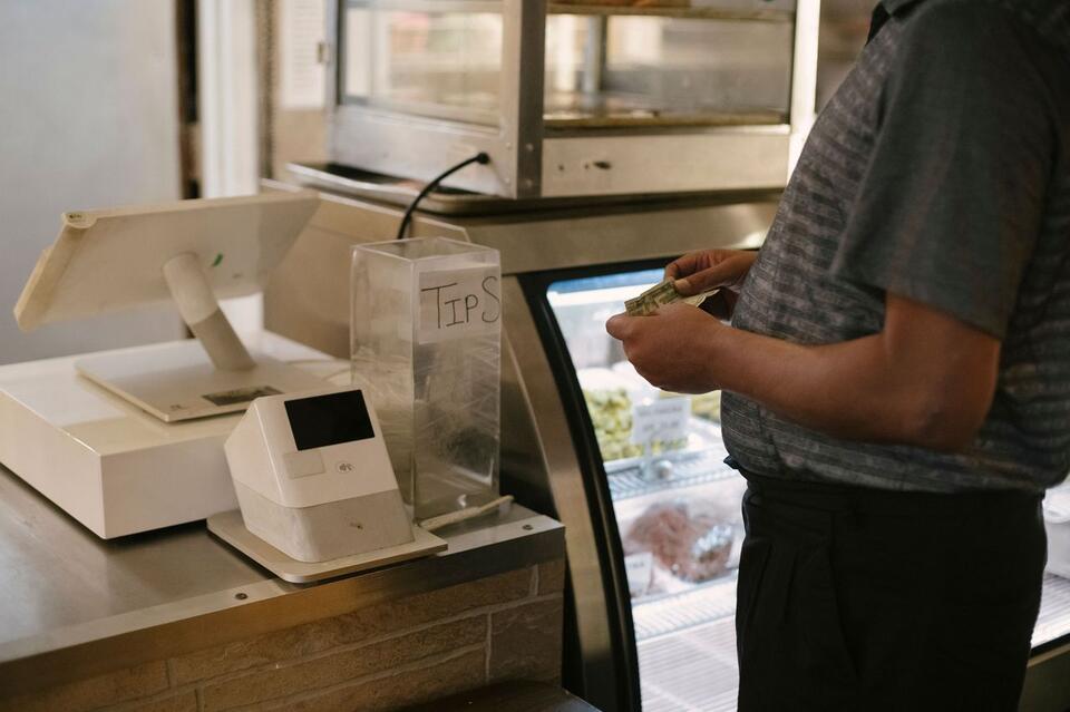 Some Fast Food Restaurants have started making tipping common. Should ...