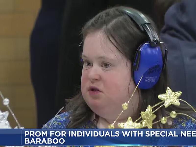 ‘They truly dance like nobody’s watching:’ Prom held in Baraboo for ...