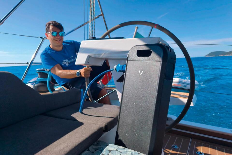 The Reefilla Voltab Delivers Portable AC Power Without Emissions ...