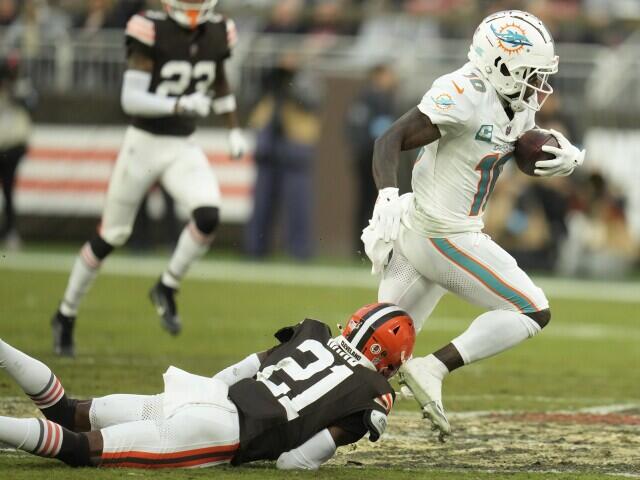 Browns CB Denzel Ward ruled out of game against Dolphins with shoulder ...