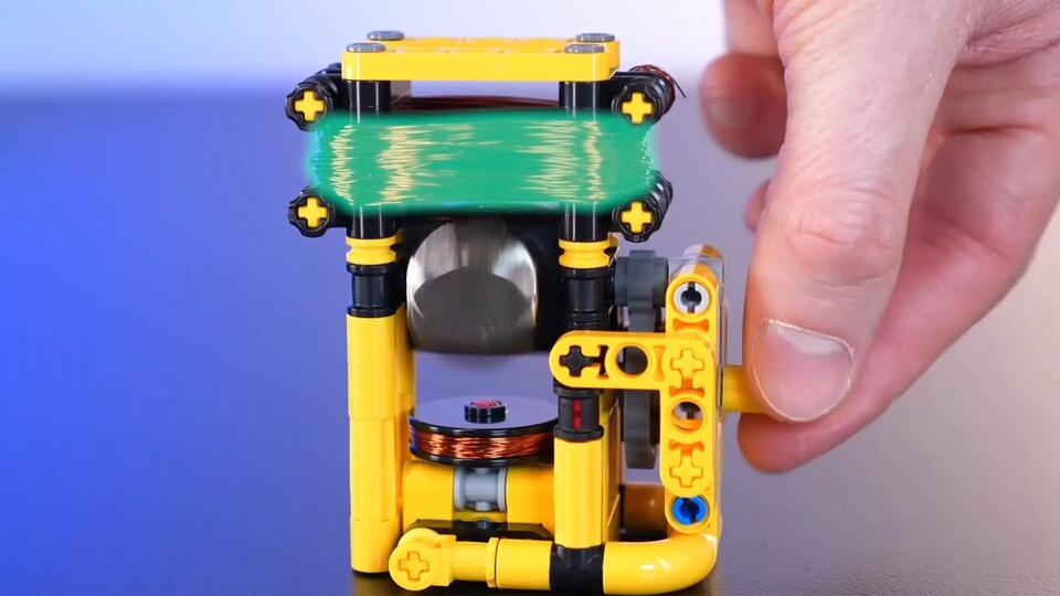 YouTuber Turns LEGO Bricks Into a 1,300 RPM Electric Motor – and It ...