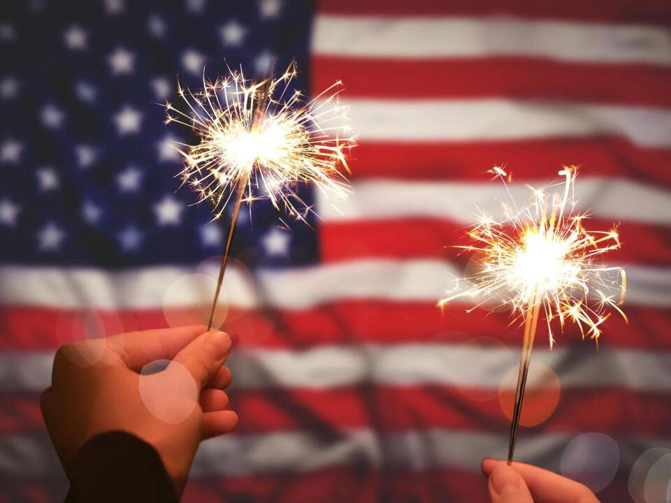 avoid-injury-while-using-fireworks
