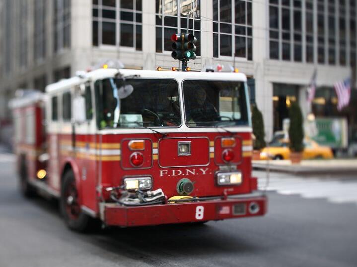 Woman killed in apartment fire in Kips Bay, New York