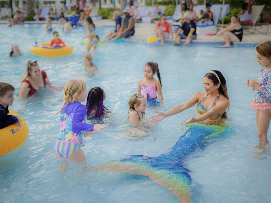 the-world-s-largest-marriott-hotel-announces-return-of-mermaid-elle
