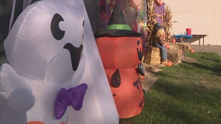 Community center offers winter resources at Fall Fest - NewsBreak