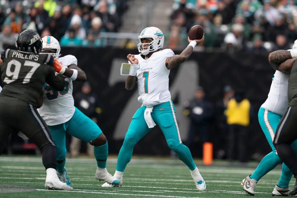 Kevin Stefanski Explains Decision To Sign Tua Tagovailoa As Competition ...