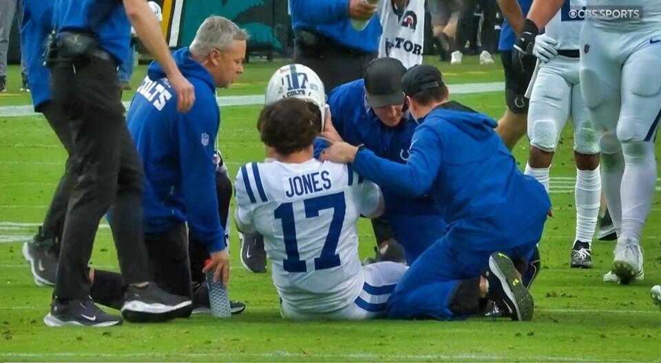 Colts QB Daniel Jones Suffers Horrific-Looking Non-Contact Injury That's Tough To Watch [VIDEO] - NewsBreak
