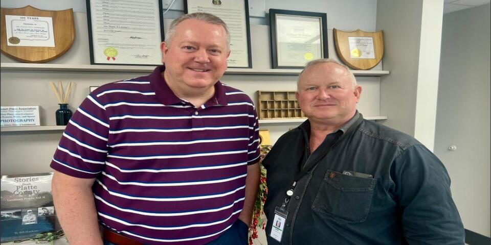 City administrator granted contract extension