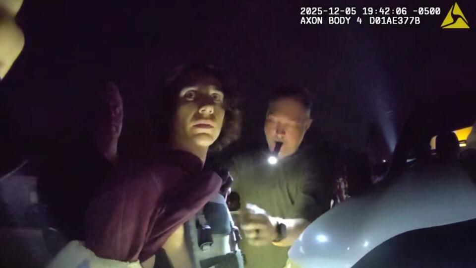 Police arrest man for legally wearing body armor at Florida parade ...