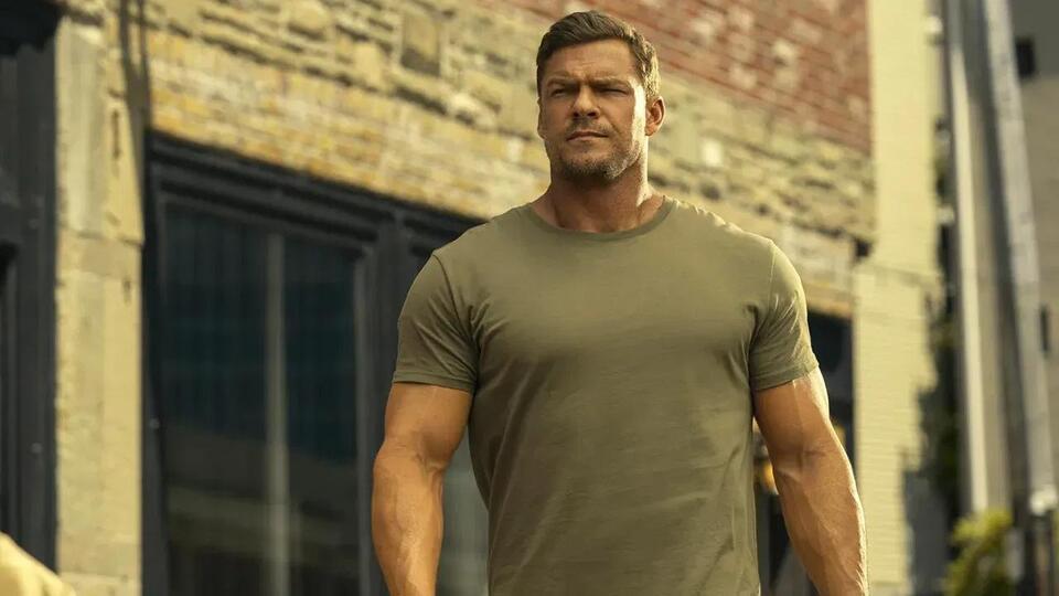 Reacher Star Alan Ritchson Reportedly Attacks Neighbor Then Flees the ...