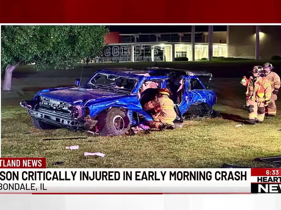 Person critically injured in early morning crash in Carbondale, Illinois