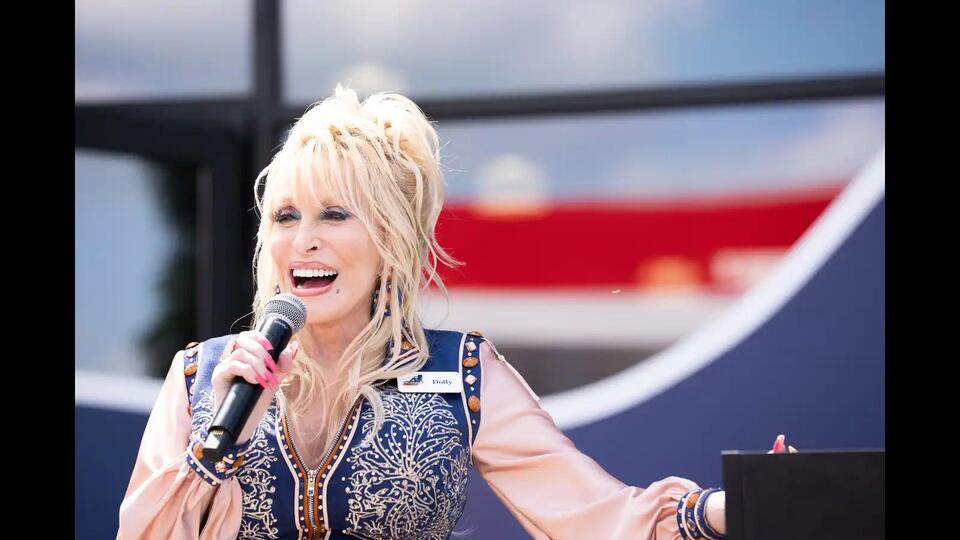 Dolly Parton, Beloved Country Music Icon, Dead at 80 - NewsBreak